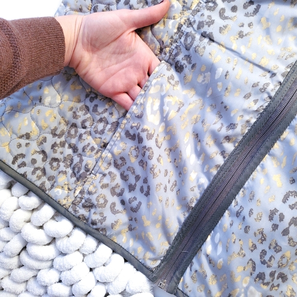 Gray reversible quilted vest - Picture 3 of 8